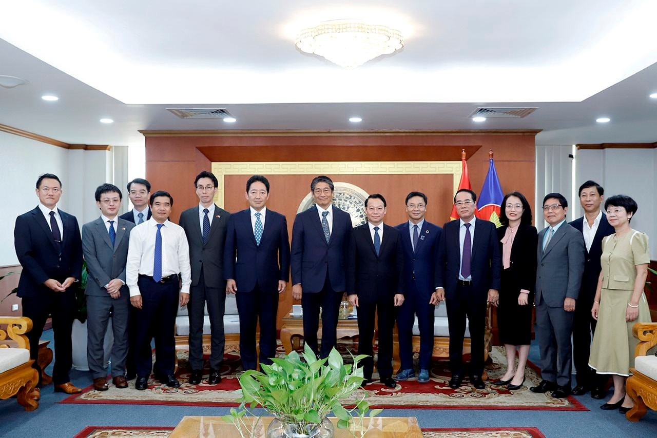 Minister Do Duc Duy worked with Mr. Ito Naoki, Ambassador Extraordinary and Plenipotentiary of Japan to Viet Nam